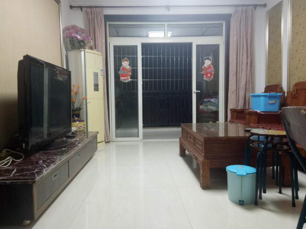 房东自住装修 厅带阳台朝南看小区 鹭江新城四期 正规两房