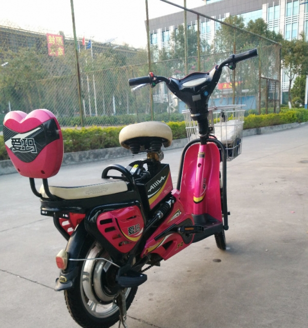 爱玛电动自行车新车新电池