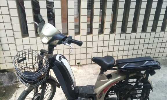 回家急转电动车一辆