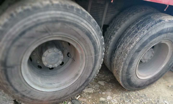 转让 其他车辆解放平板车低价出售