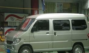 同安工业区附近面包车带司机出租搬家载货