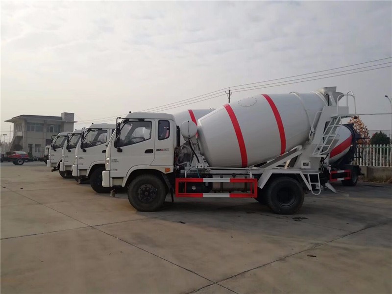 华一搅拌车厂家直销3方-20方混凝土搅拌车,分期付款包上牌