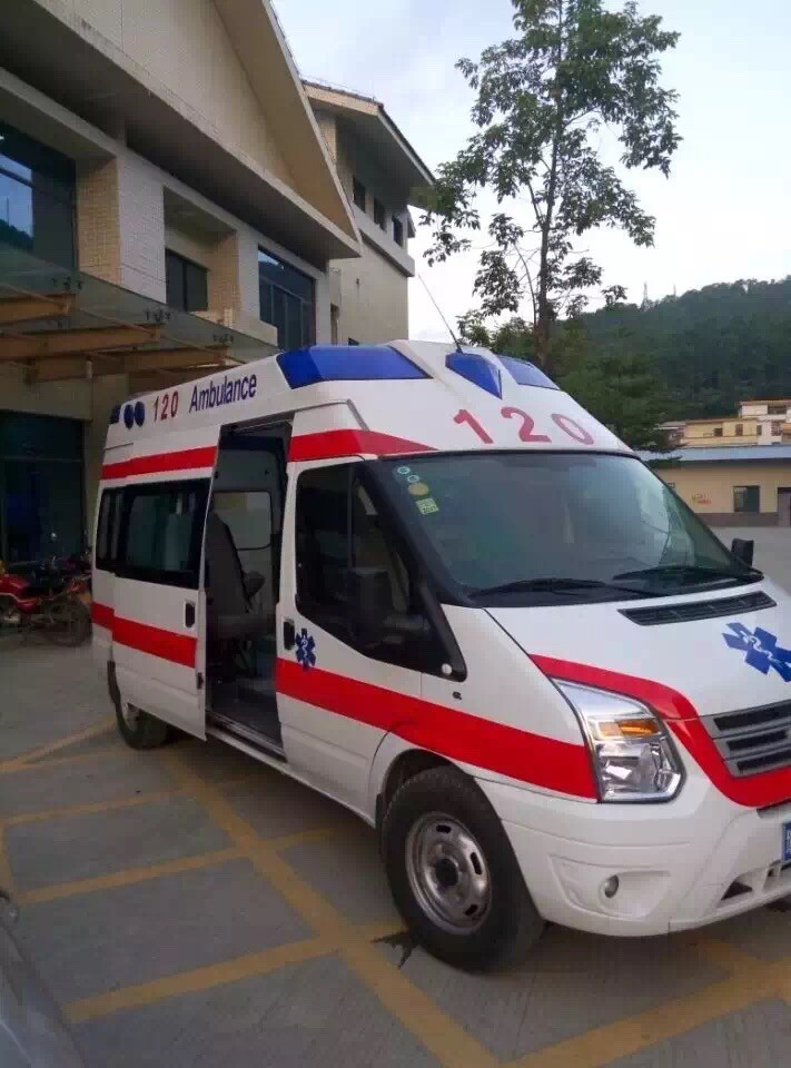福建福州厦门各大医院提供福特监护救护车服务全国病人