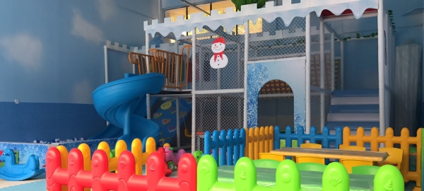 儿童游乐场设备