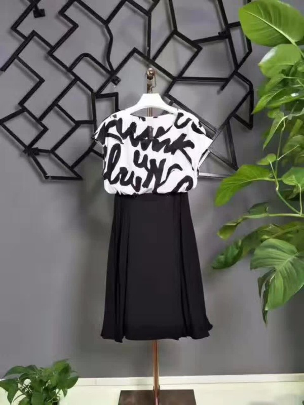 厂家直销一手服装货源特价尾货清仓处理儿童纯棉T恤